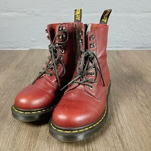 Dr. Martens Size 7 Leather Boots